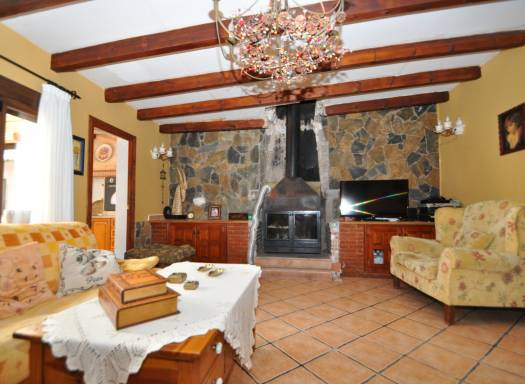 Village House - Resale - Chinorlet - Urban location